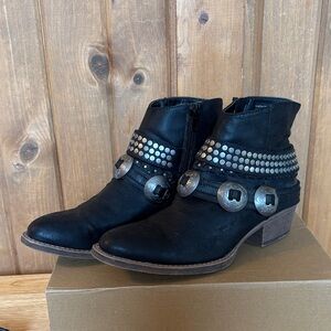 Coconuts by Matisse Booties